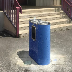 Classic Round Twin Fountain with bottle filler and TWW blue bubble mural.